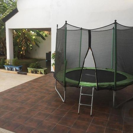 Saly - Villa Kage 6 Chambres -Clim-Wifi-Eau Chaude-Billard-Babyfoot-Ping Pong-Canal - Electricite Non Comprise Esterno foto