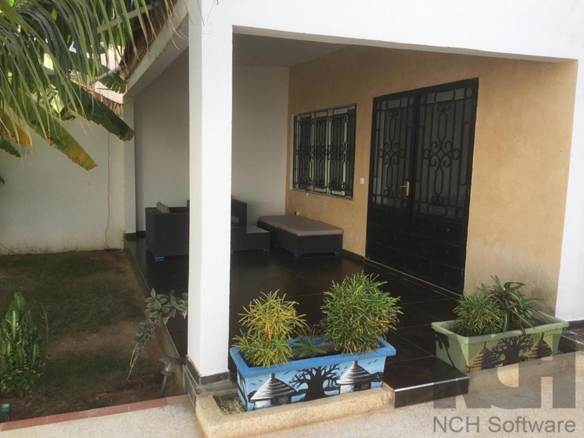 Saly - Villa Kage 6 Chambres -Clim-Wifi-Eau Chaude-Billard-Babyfoot-Ping Pong-Canal - Electricite Non Comprise Esterno foto