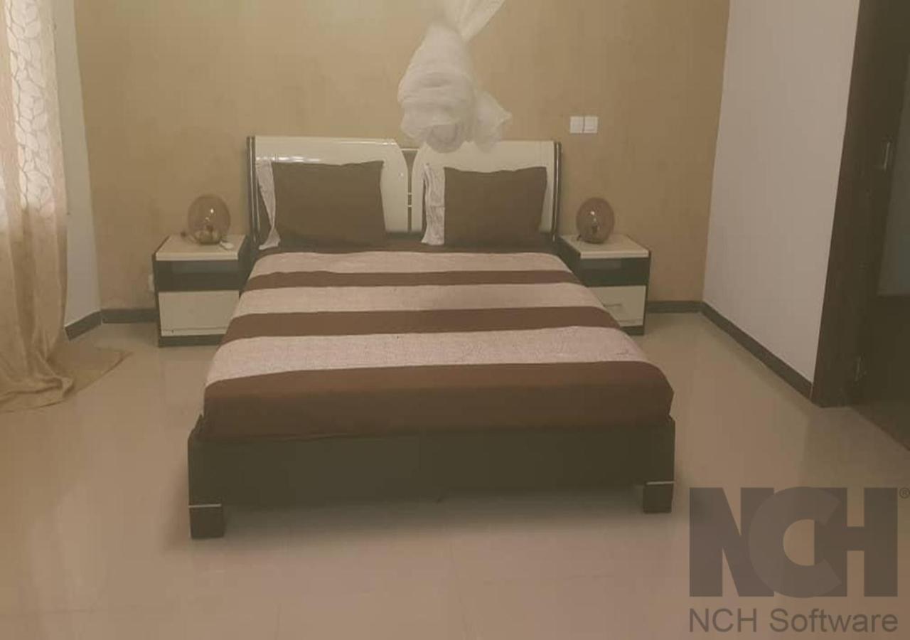 Saly - Villa Kage 6 Chambres -Clim-Wifi-Eau Chaude-Billard-Babyfoot-Ping Pong-Canal - Electricite Non Comprise Esterno foto