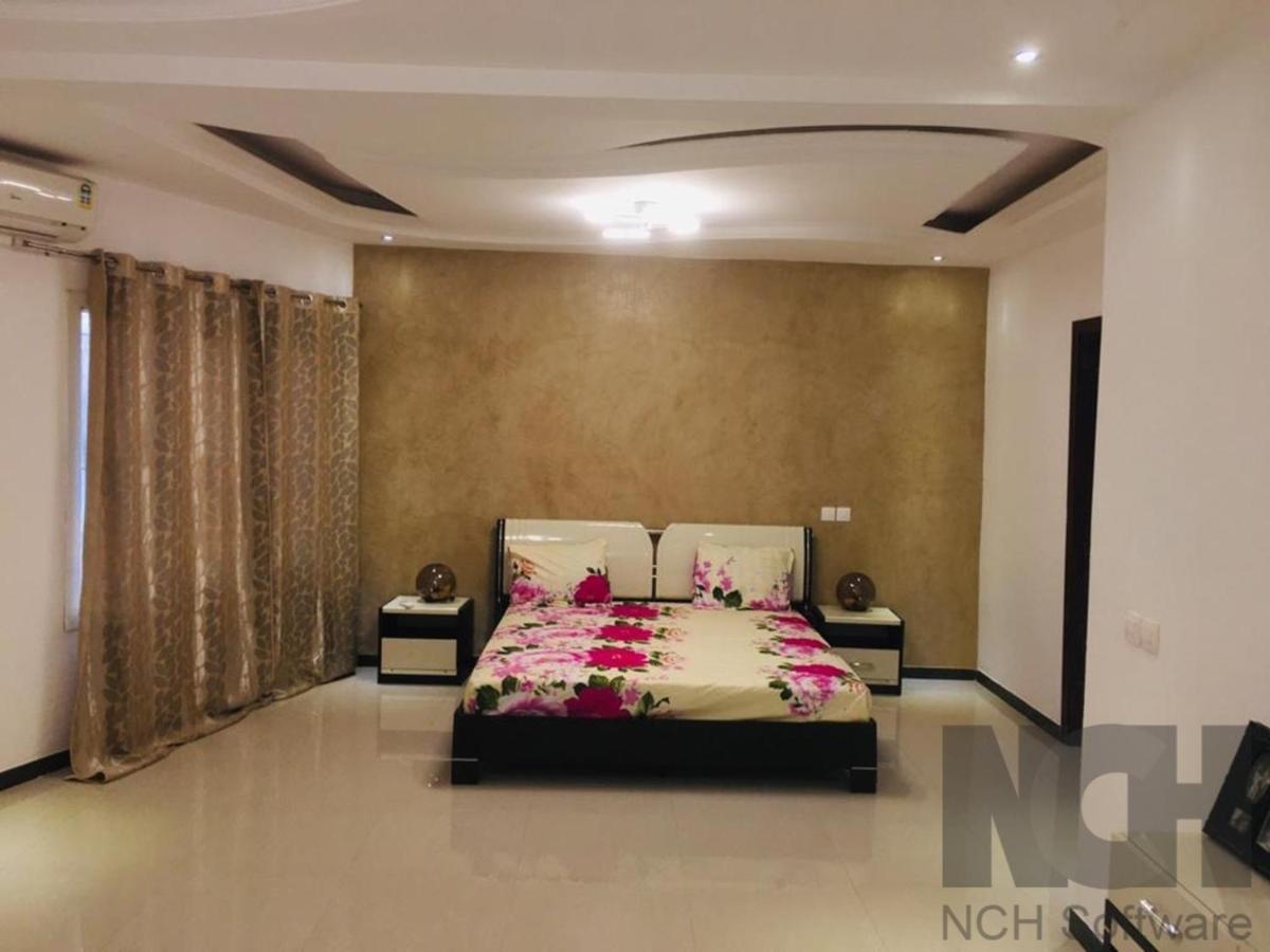 Saly - Villa Kage 6 Chambres -Clim-Wifi-Eau Chaude-Billard-Babyfoot-Ping Pong-Canal - Electricite Non Comprise Esterno foto